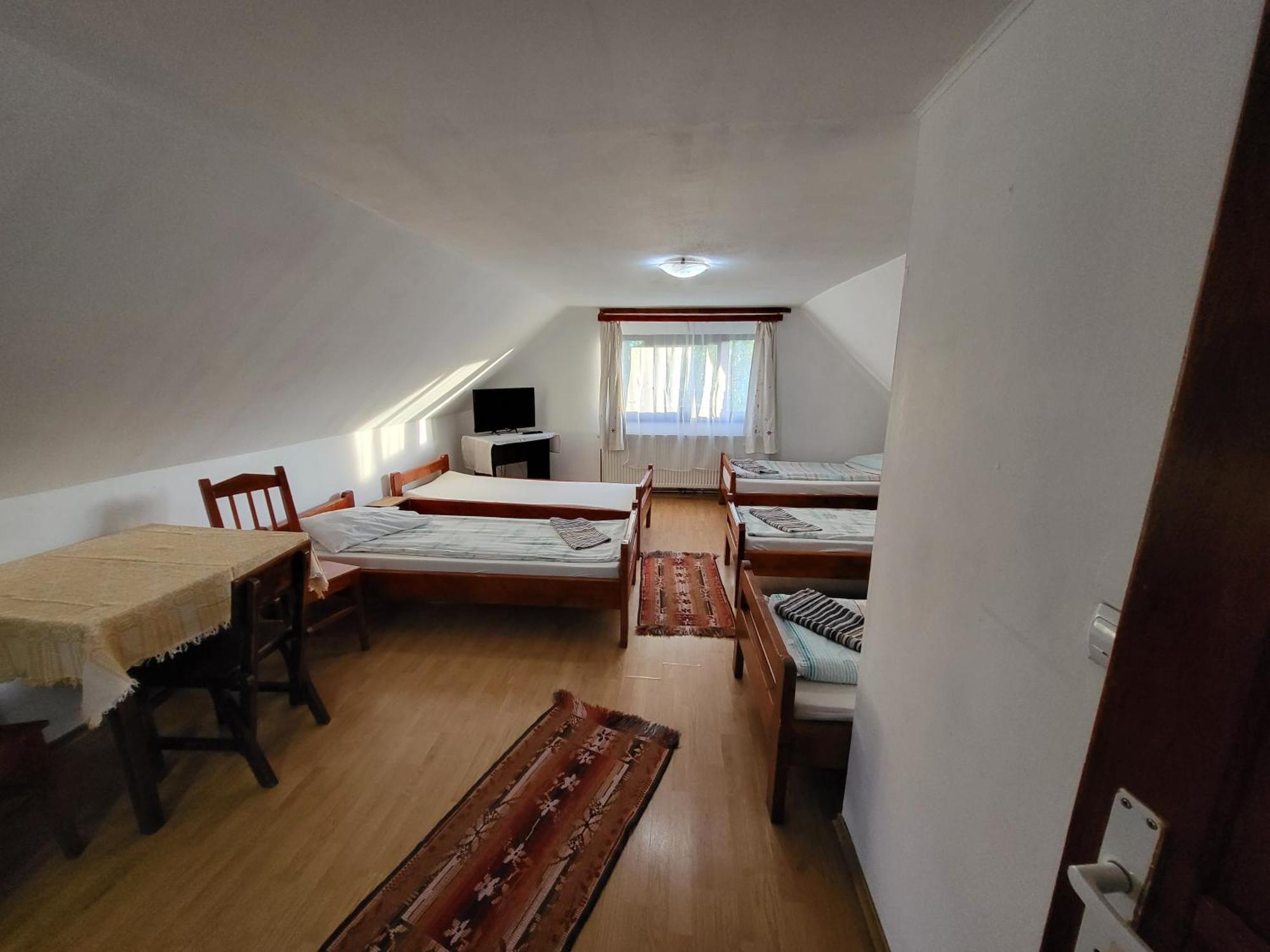 Betty Panzio Hotel Miercurea Ciuc Exterior photo