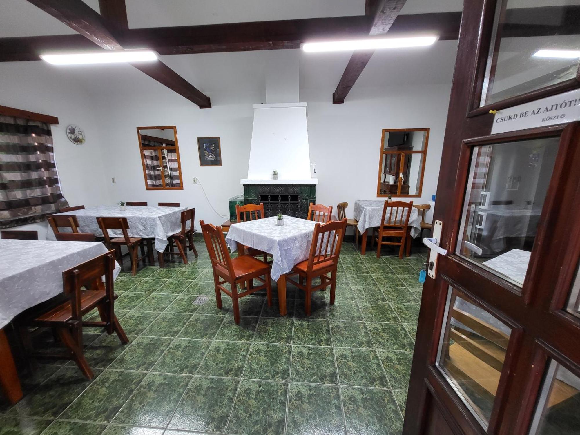Betty Panzio Hotel Miercurea Ciuc Exterior photo